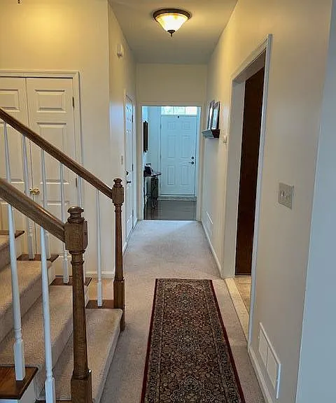 40 Hillside Ct S — Photo 13