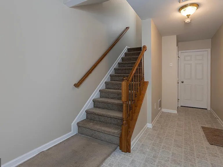 523 Sunday Dr — Photo 4