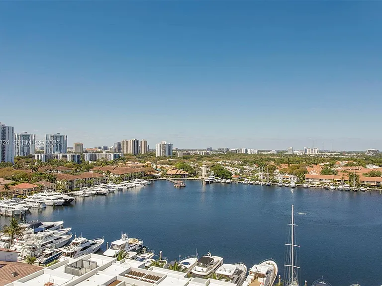 21055 Yacht Club Dr #1409 — Photo 21