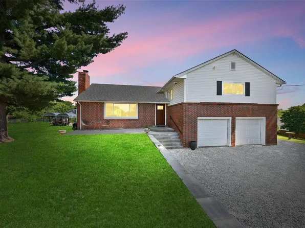 734 Hickory Dale Dr, Saint Charles, MO 63304