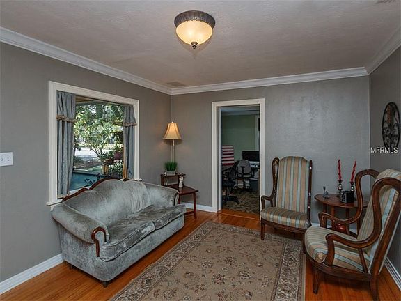 3rd image of 533 Bryn Mawr St