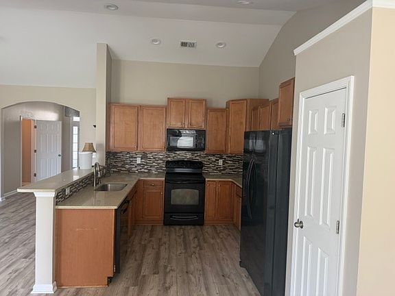 4th image of 243 Burchwood Ln