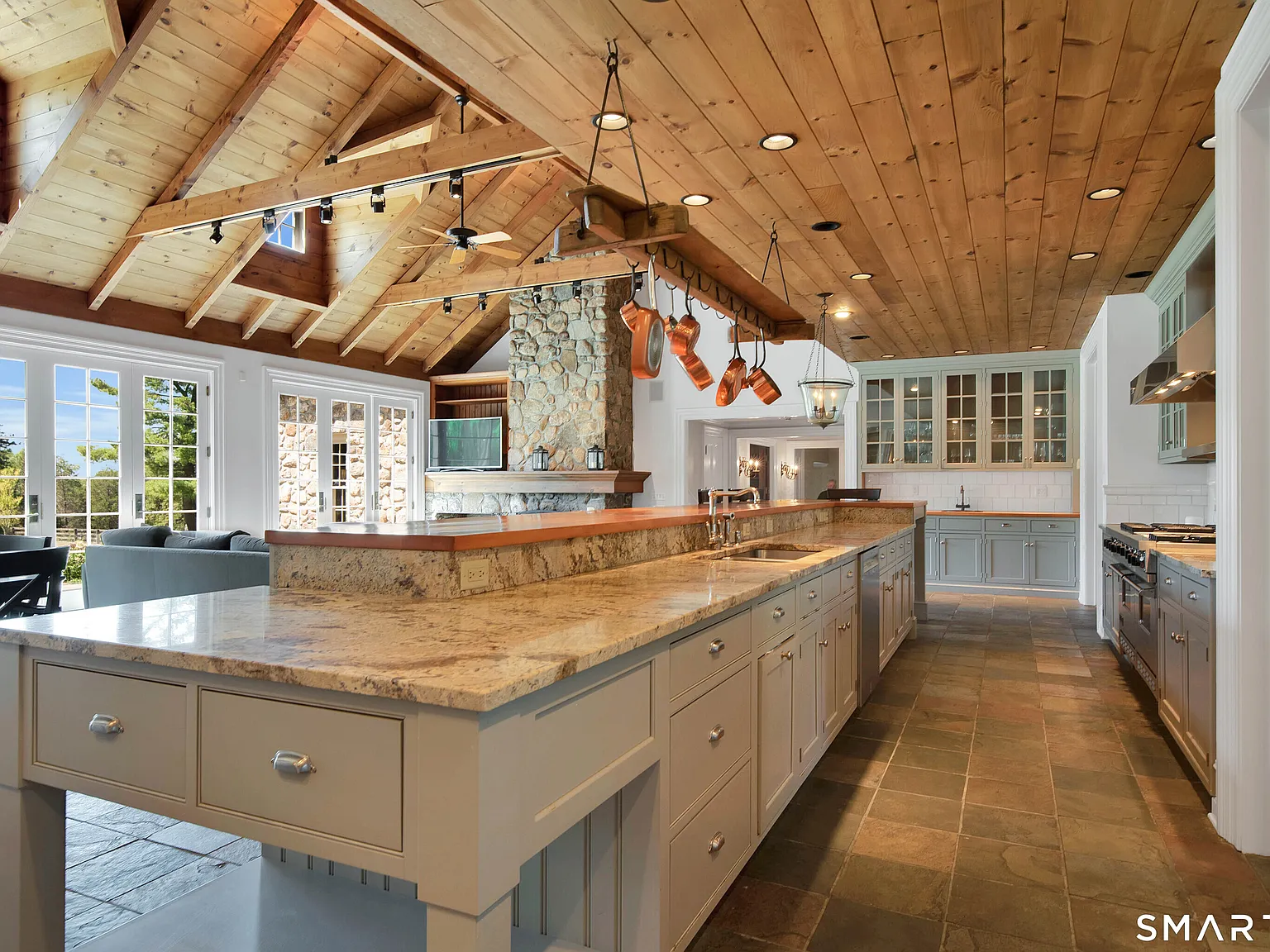 6 bed, 7.0 bath, 10157 sqft, $35,000 — Photo 4