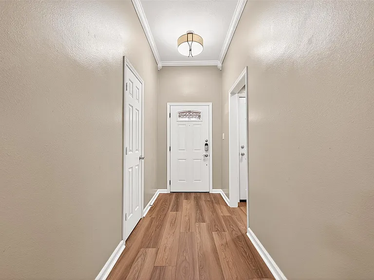 4818 Lake Catherine Ct — Photo 8