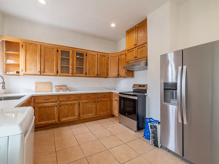 1481 Pomona Ave — Photo 6