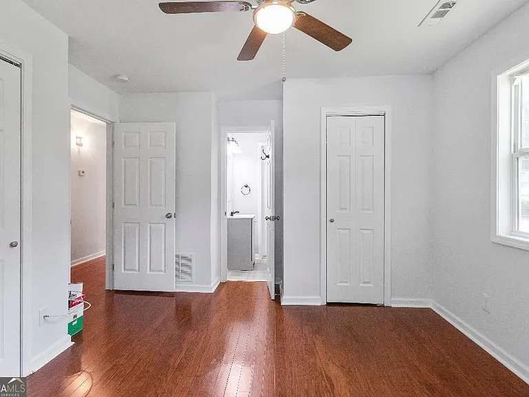4144 Canby Ln — Photo 2