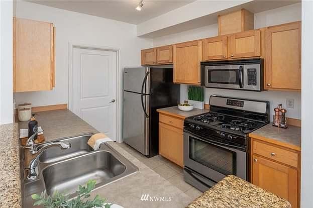 1st image of 525 225th Ln NE APT D206