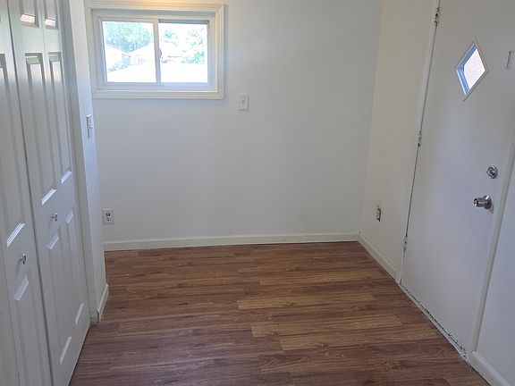 4th image of 22115 Springbrook Ave