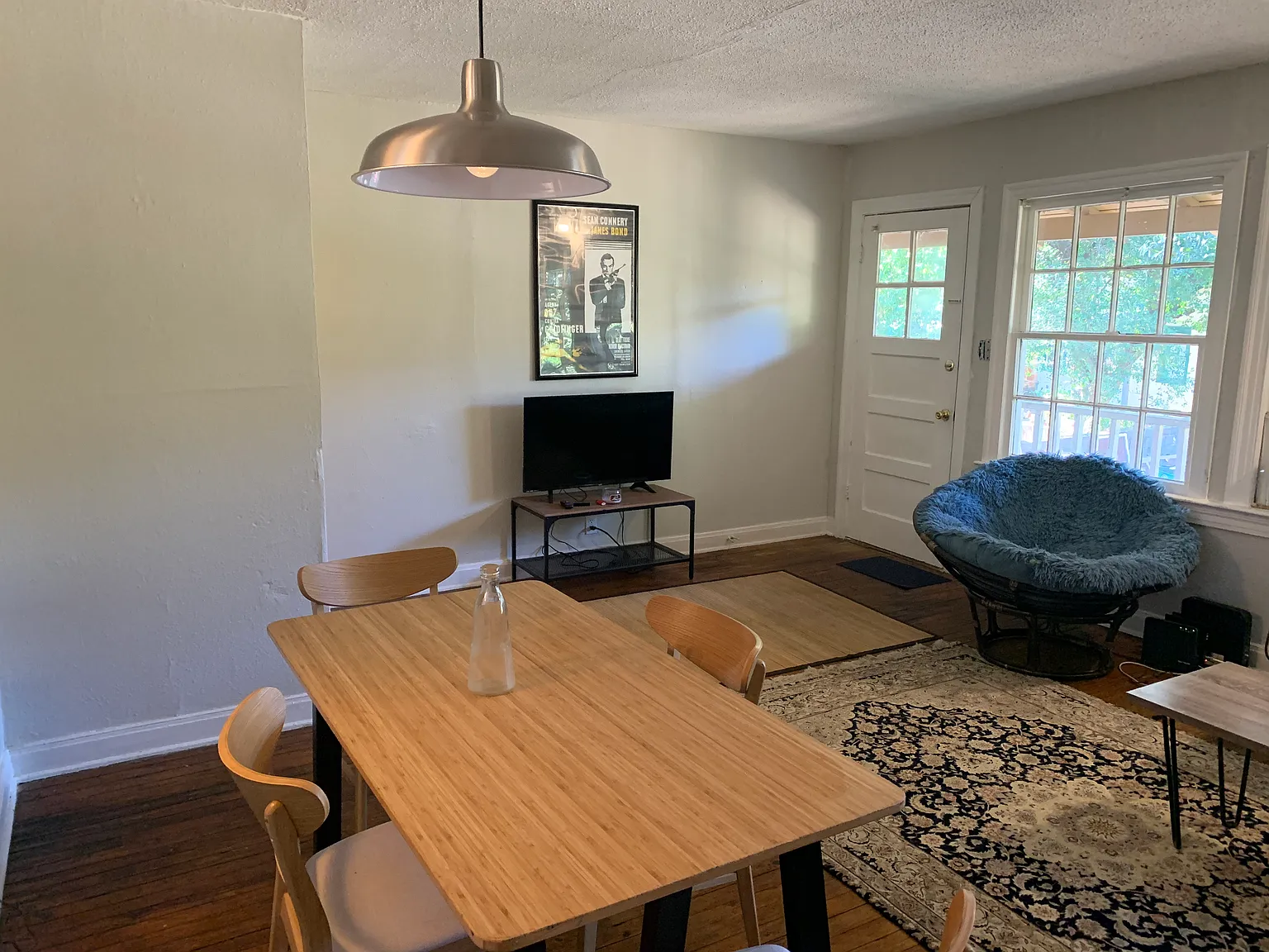 2 bed, 700 sqft, $1,800 — Photo 2