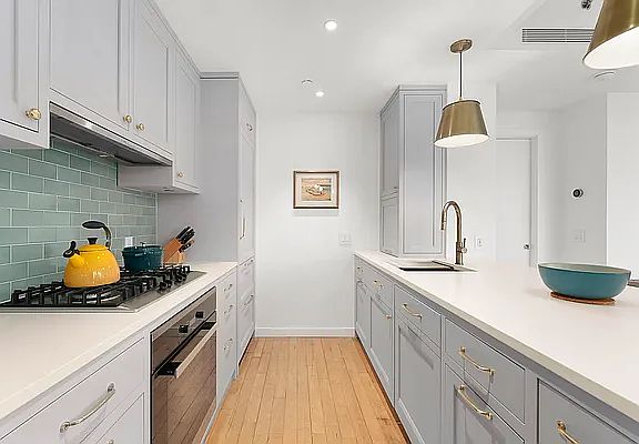 4th image of 324 Saint Marks Ave APT 4W