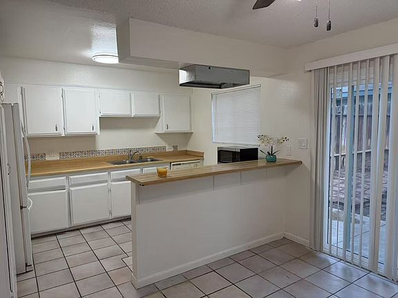 4th image of 6036 Newlin Ave