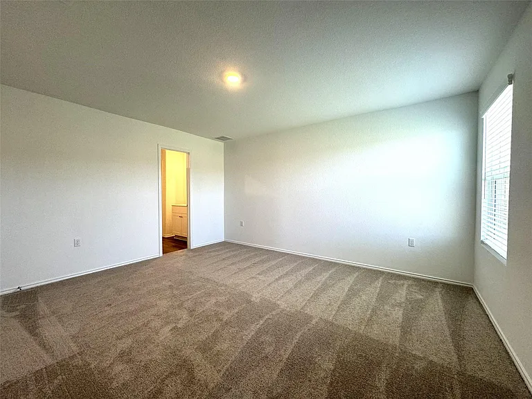 2720 Schwartz Ln — Photo 6
