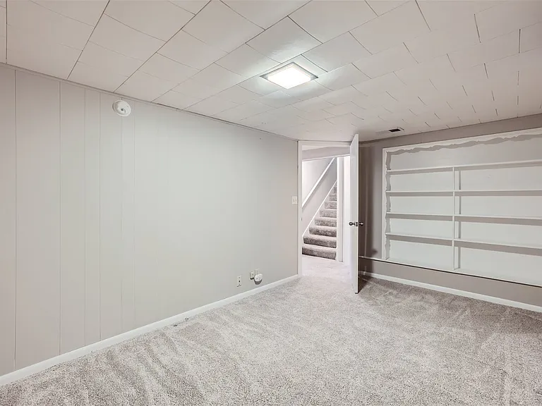 Flex room with built-in storage