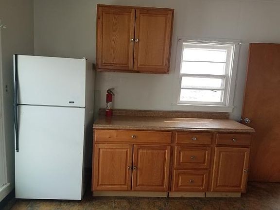 5th image of 223 E Manlius St