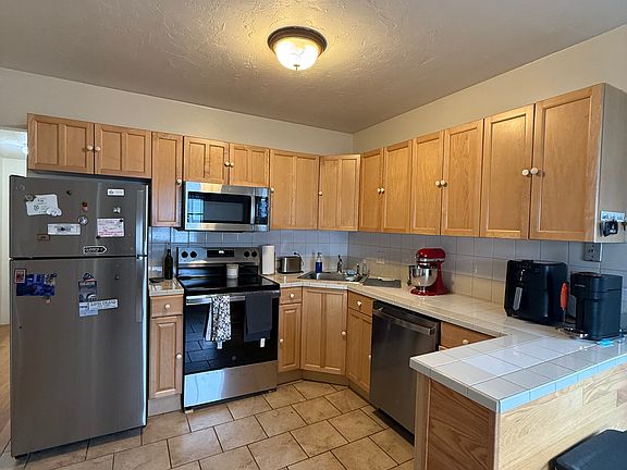 2nd image of 33 Marine Rd APT 1L