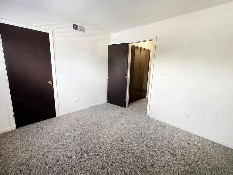 Four Worlds Apartments — Photo 62