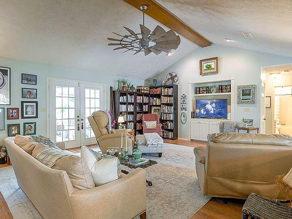 4th image of 24 Heatherwood Dr