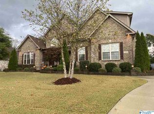 129 Featherstone Ln SE, Owens Cross Roads, AL 35763