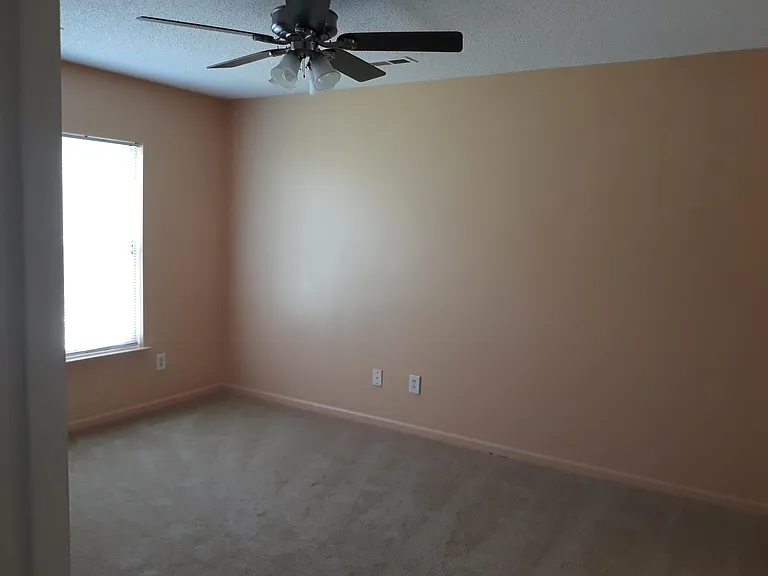 6839 Squirrels Foot Ct — Photo 9