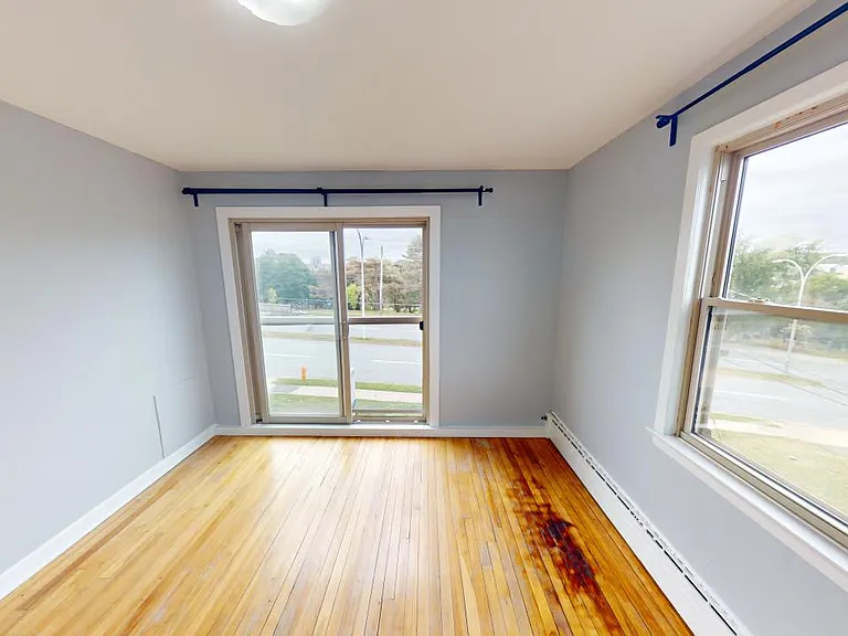 3699 Windsor St #6 — Photo 9