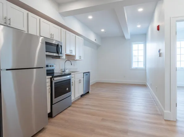 8 Water St #202, Nashua, NH 03060