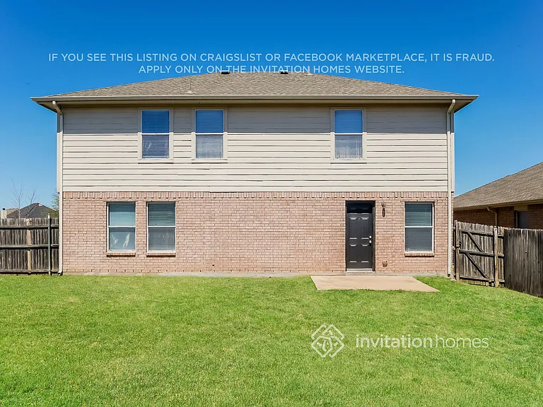 1404 Whitewater Dr — Photo 15