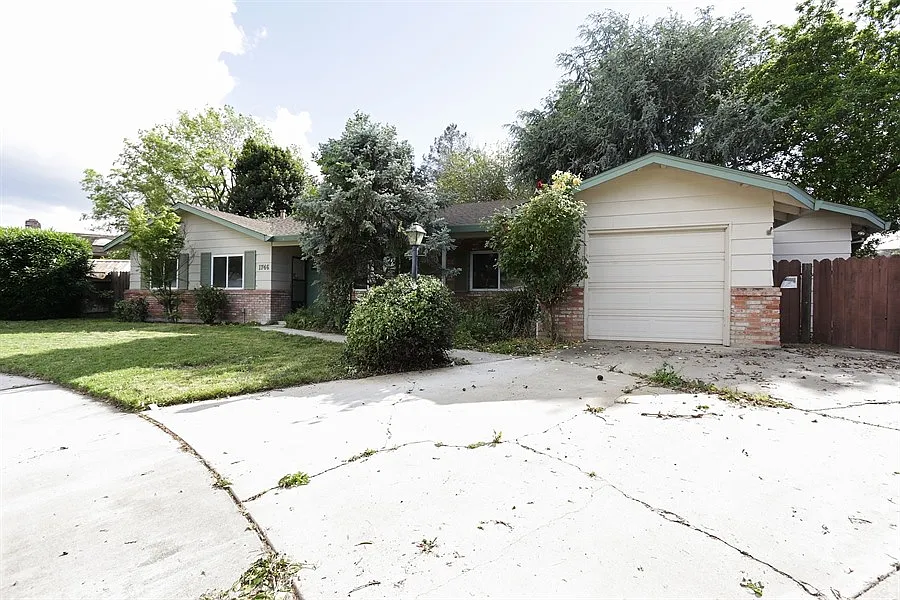 1746 Miramonte Ct photo 1