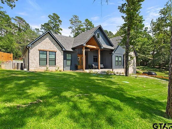 2nd image of 423 Lakeview Dr
