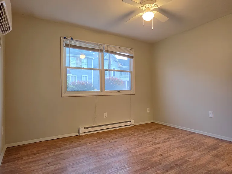 149 W North St #149 — Photo 8