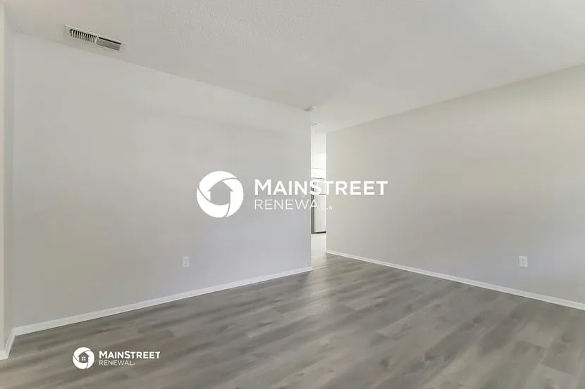 7427 Riverside Pl — Photo 3