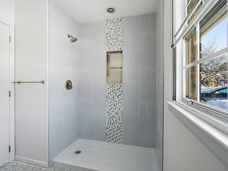 32 Buckingham Dr N #B — Photo 20