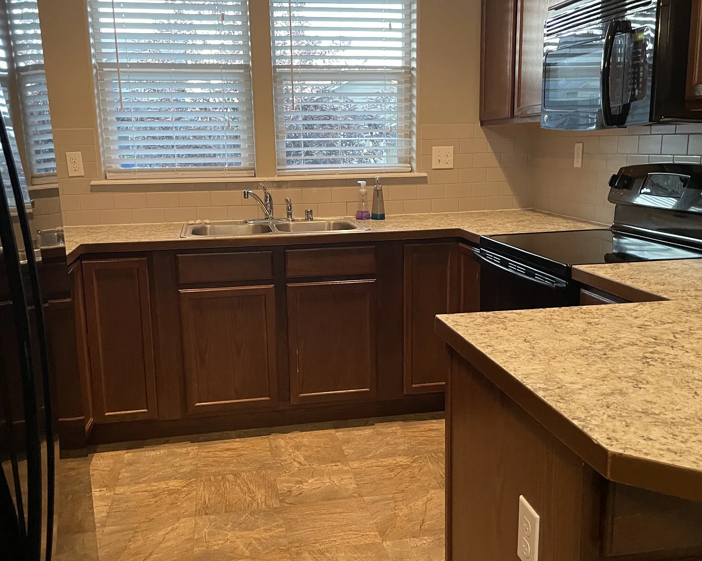 3 bed, 1244 sqft, $2,200 — Photo 3
