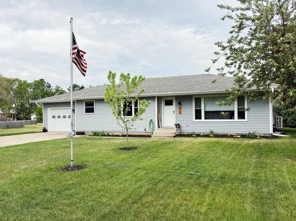 615 3rd St W, Park Rapids, MN 56470