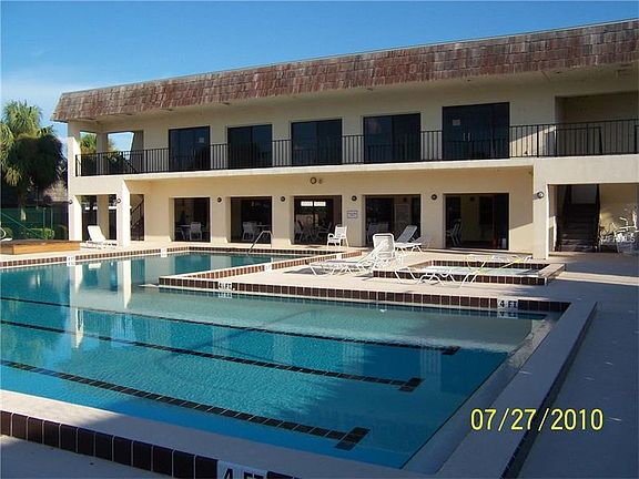 4th image of 926 Willow Dr #50C