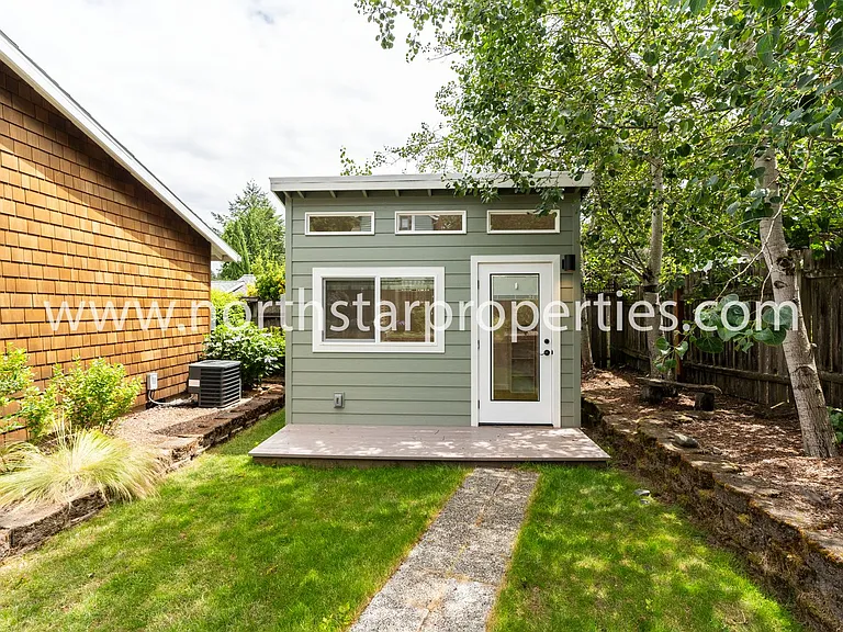 3540 SW Falcon St — Photo 29