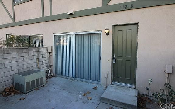 2nd image of 1121 W Francis St APT B