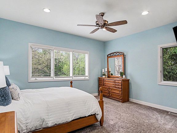 5th image of 8833 Conifer Ridge Dr SW