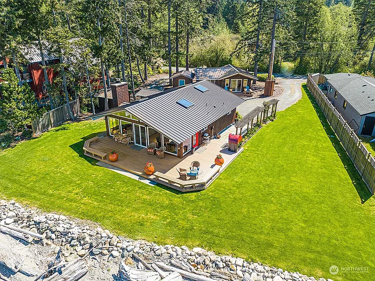 6280 W Shore Rd — Photo 1