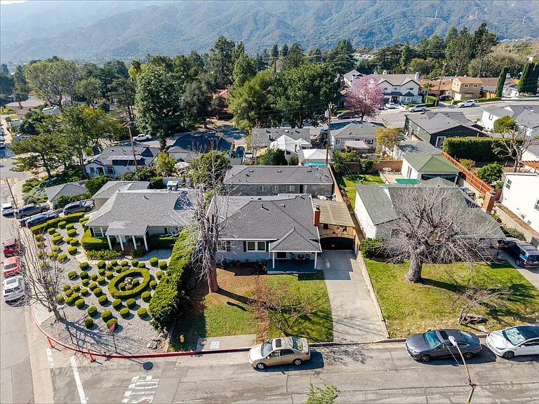 3302 Paraiso Way — Photo 19