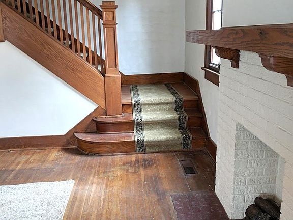 2nd image of 320 Lincoln Ave