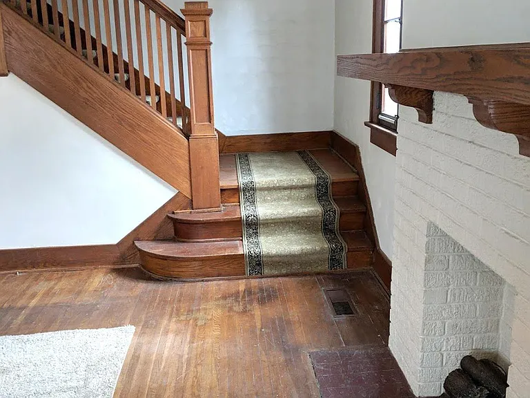 320 Lincoln Ave — Photo 2