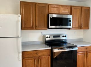 346 Lake Ave APT 2, Manchester, NH 03103