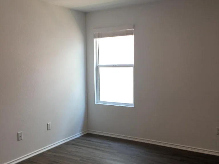 306 Montego St — Photo 22