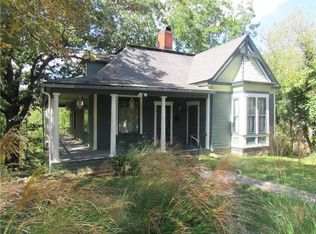 16 Linwood Ave, Eureka Springs, AR 72632