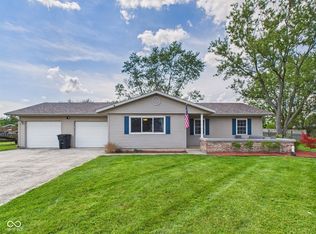 121 Woodland Dr, Hartford City, IN 47348