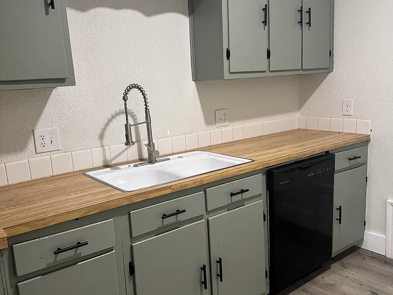 10 Rivercrest Dr #8A — Photo 7