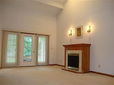 3rd image of 808 Woodfield Ct Unit 808