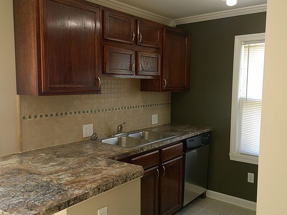 2nd image of 2054 13th St #2