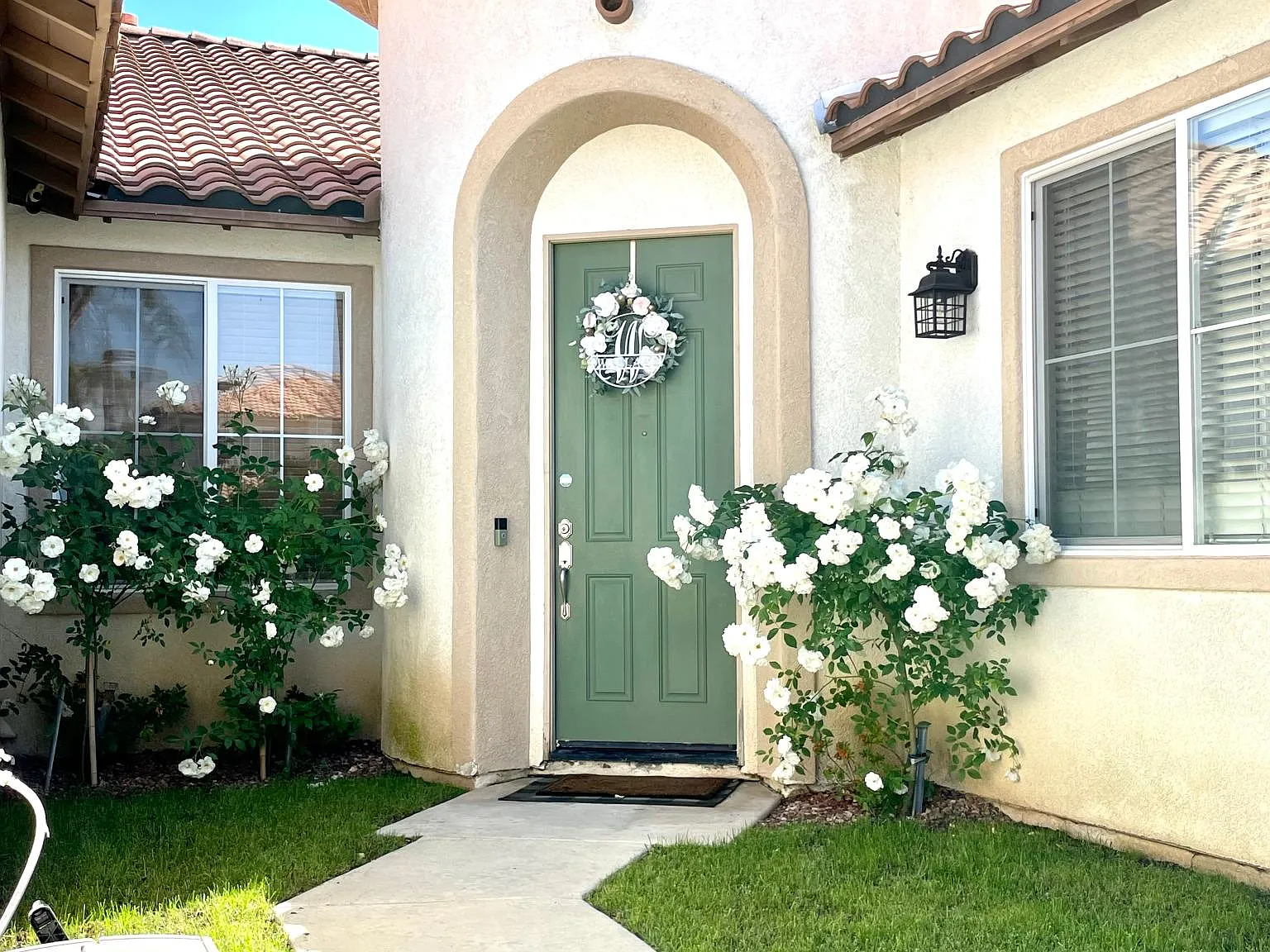 3 bed, 2487 sqft, $3,500 — Photo 2