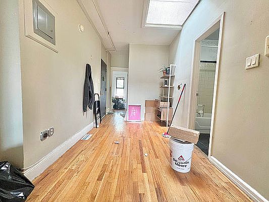 3rd image of 851 Lincoln Pl APT 4